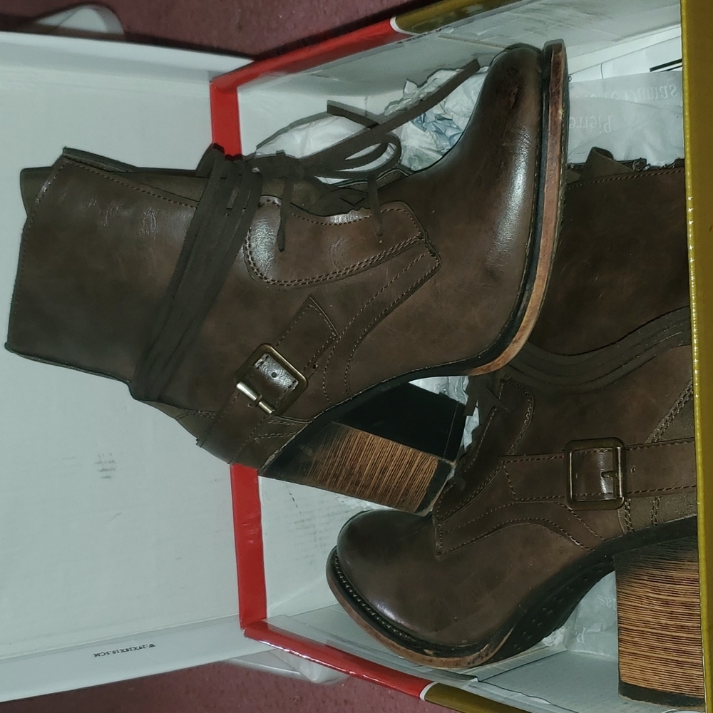 Brown bootie